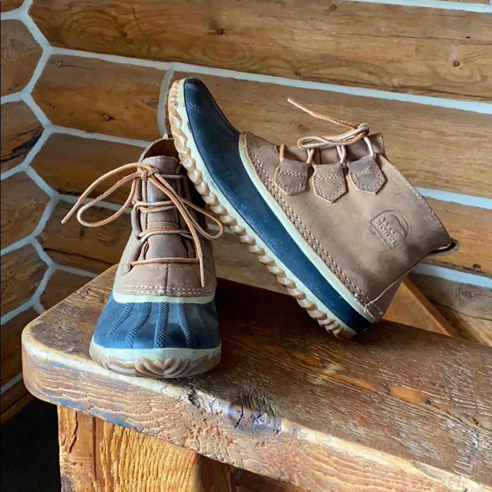Sorel out and about winter boots size 9